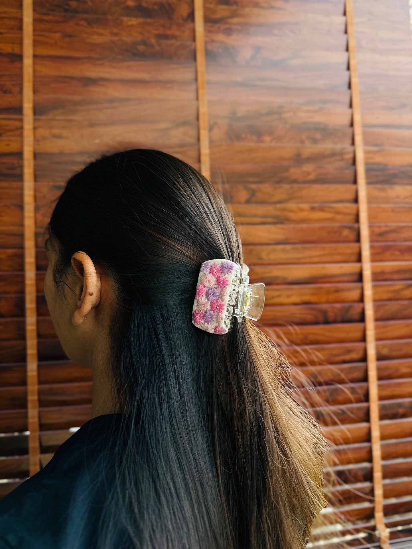embroidered clutcher