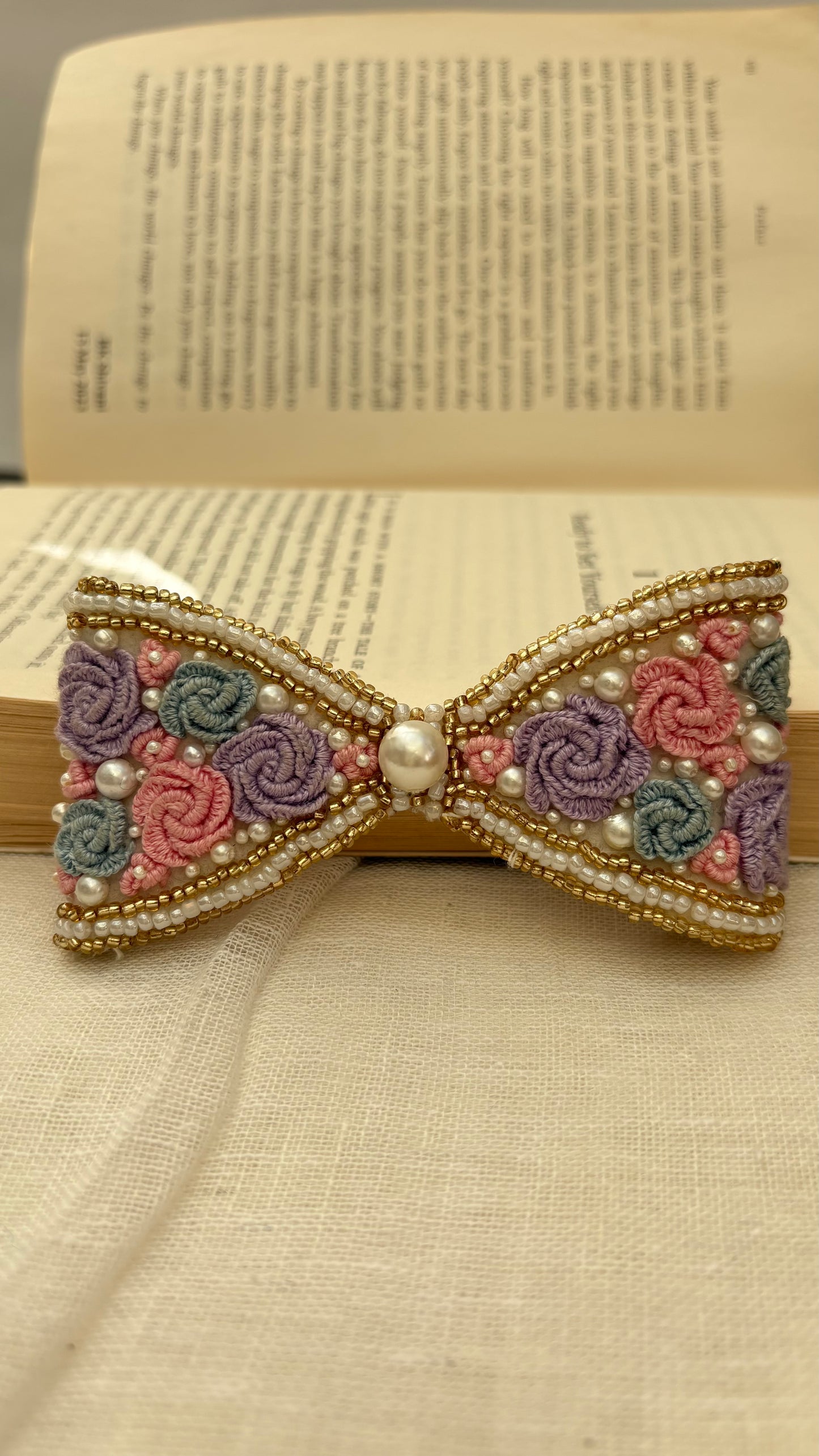 Pastel bow