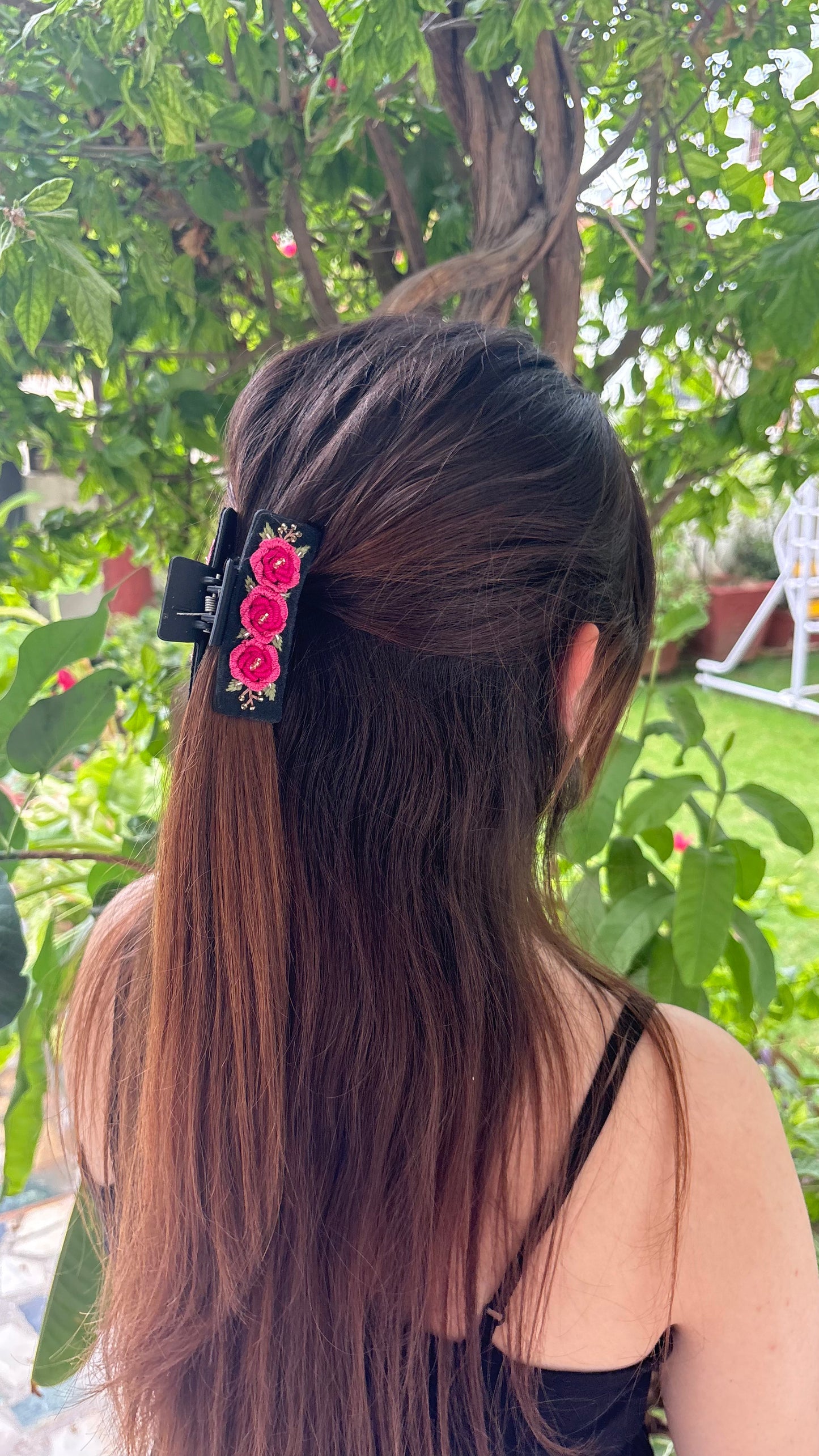 Embroidered claw clip