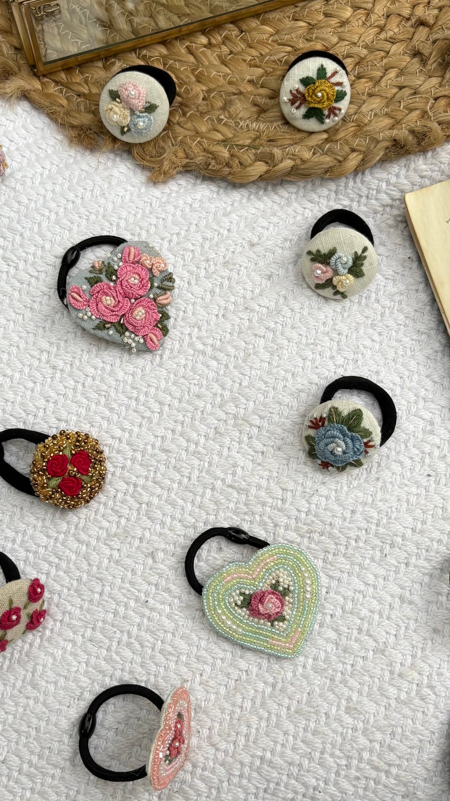 HAIR TIES