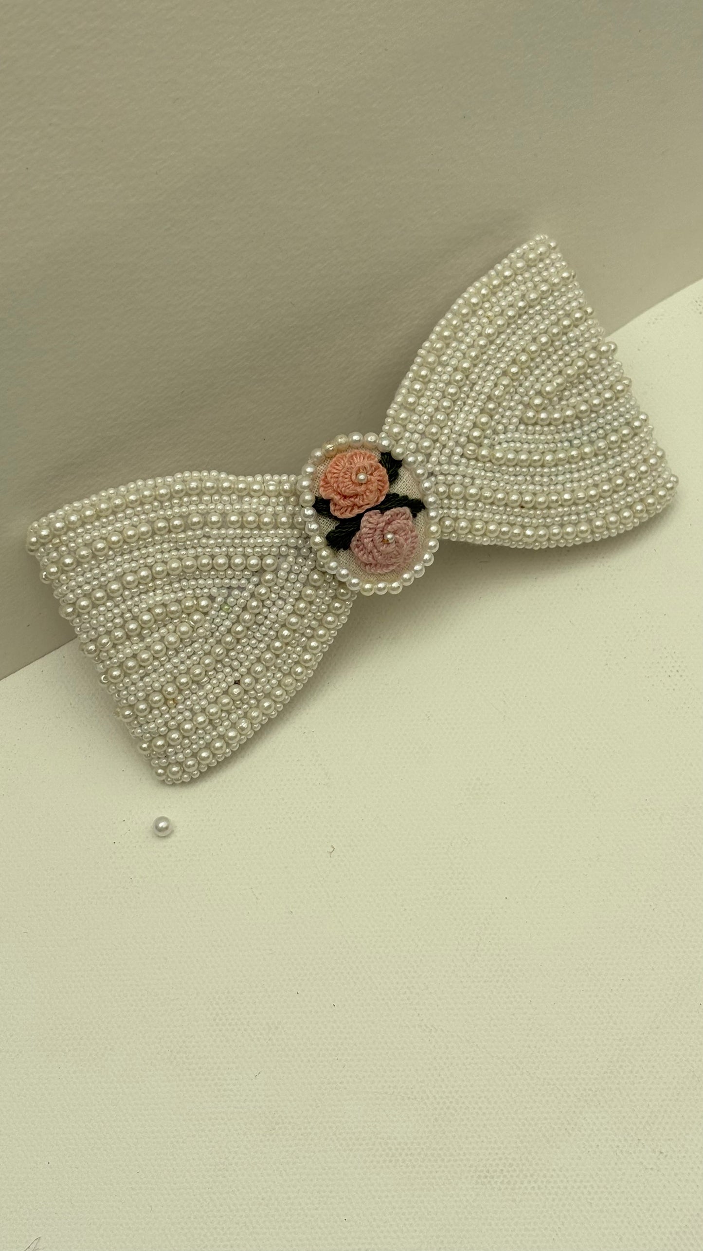 Pearl bow