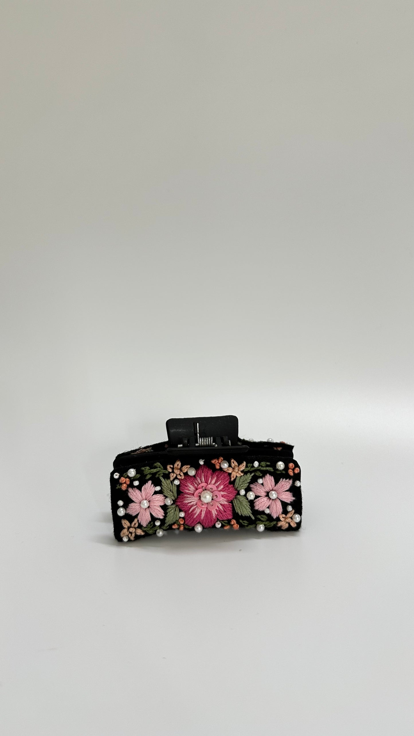 embroidered claw clip