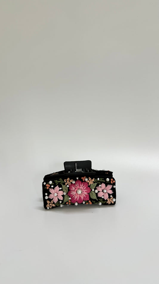embroidered claw clip