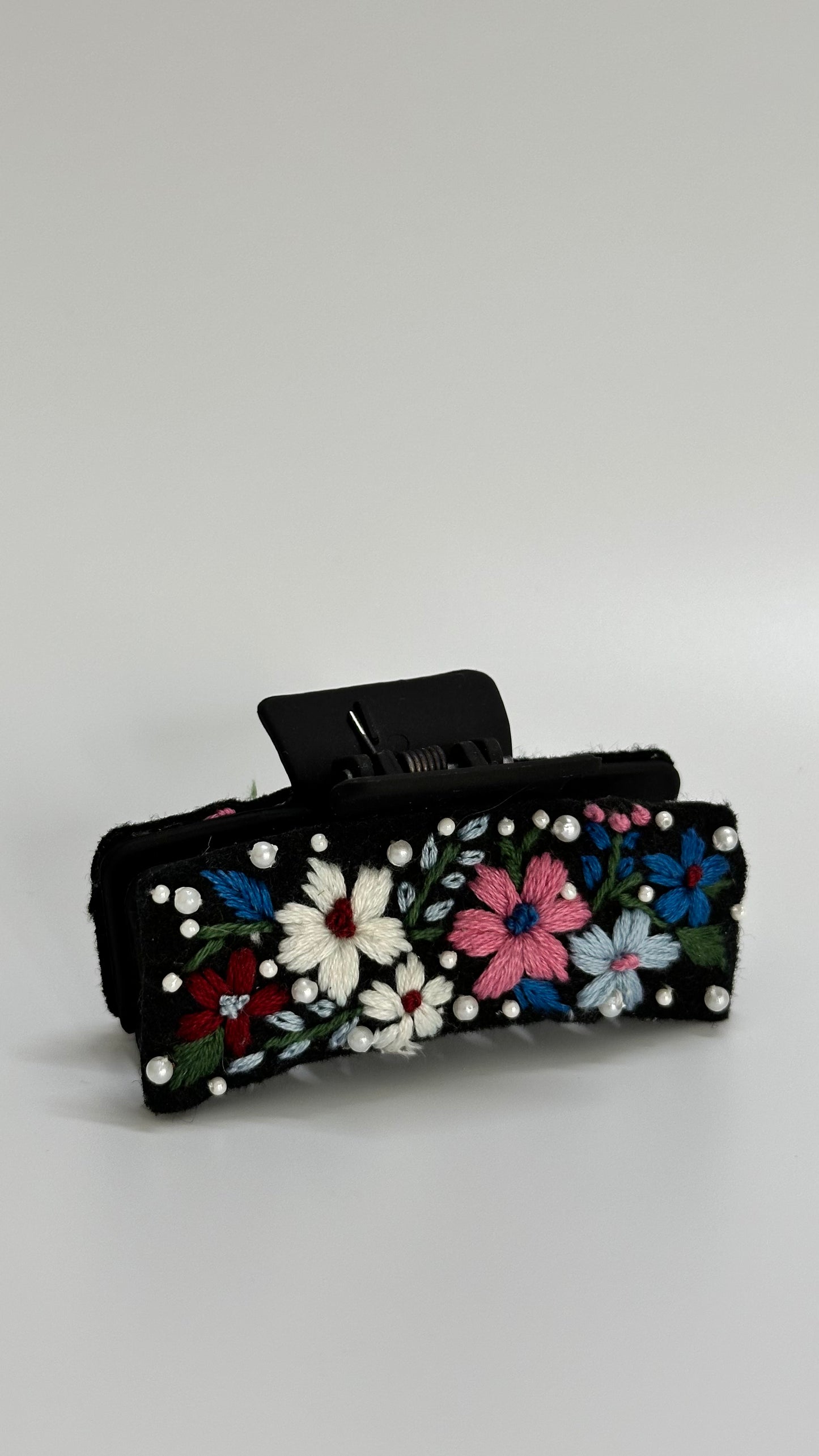embroidered claw clip