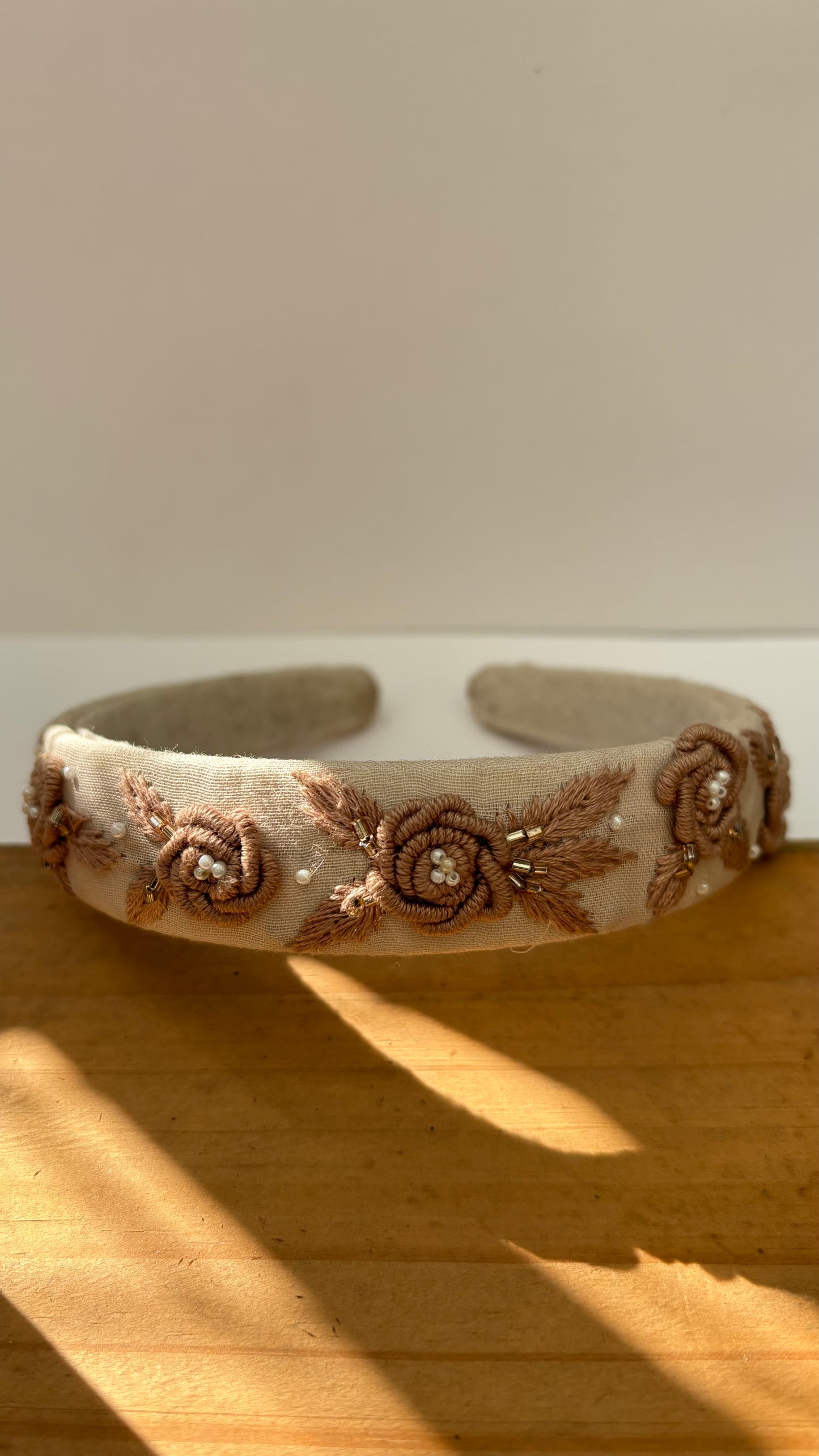 Beige glow hair bands