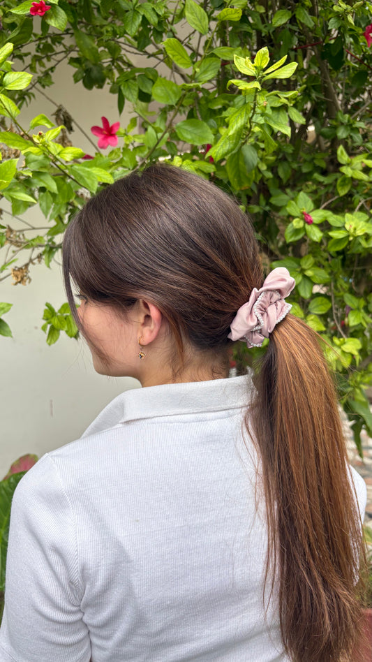 Pearl scrunchies