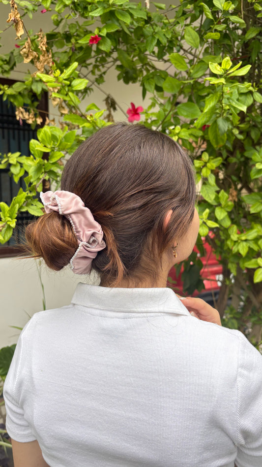 Pearl scrunchies