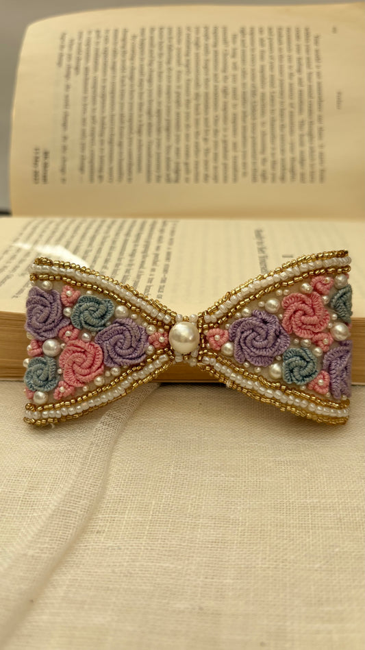 Pastel bow