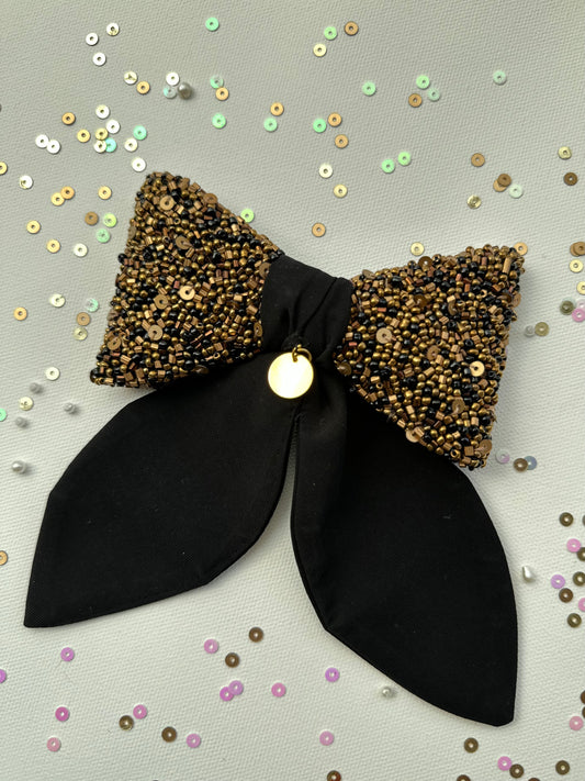 Glamour knot bow