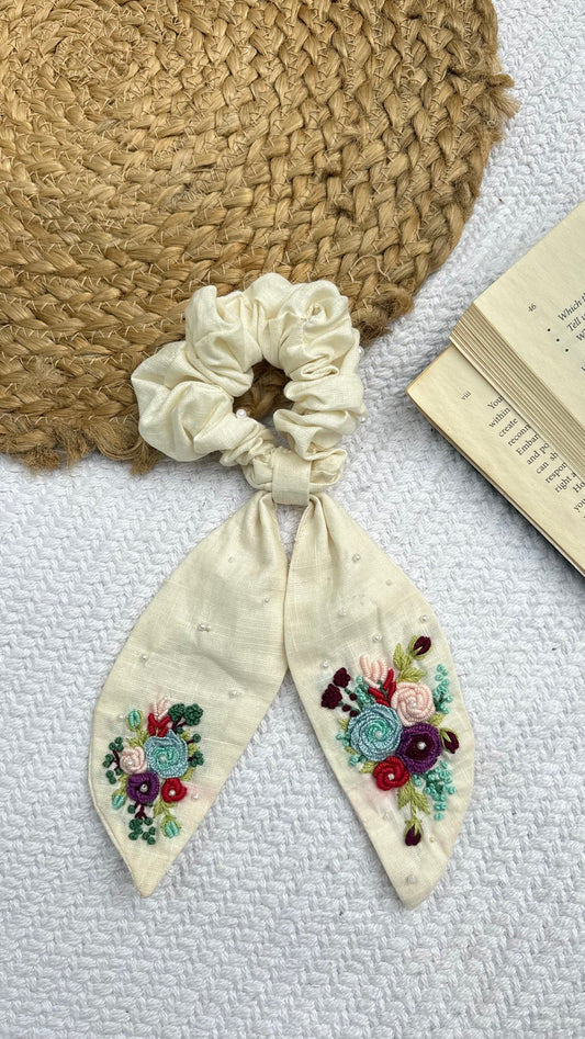 Vintage bloom tie