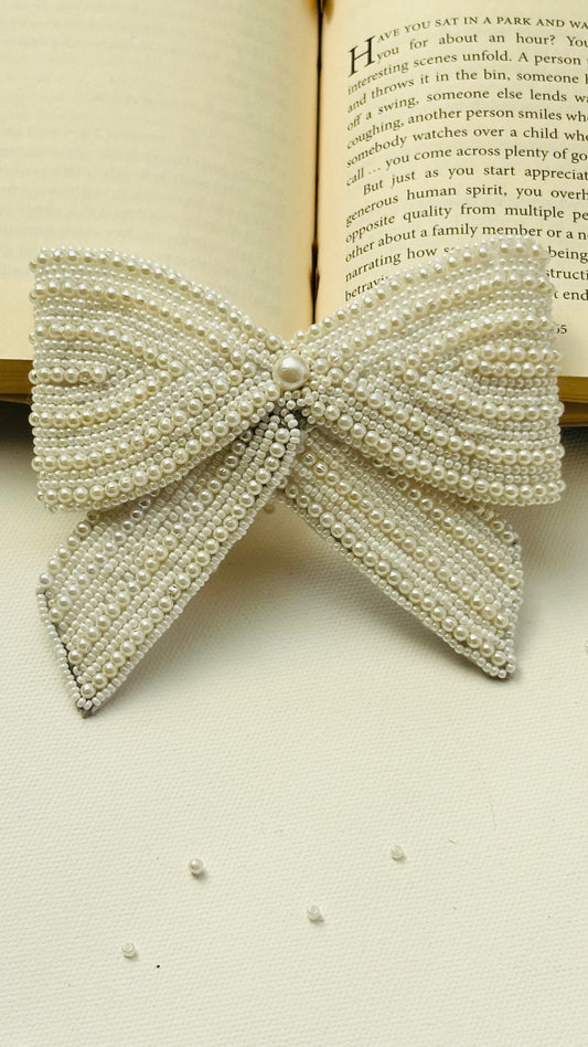 Fairytale pearl bow